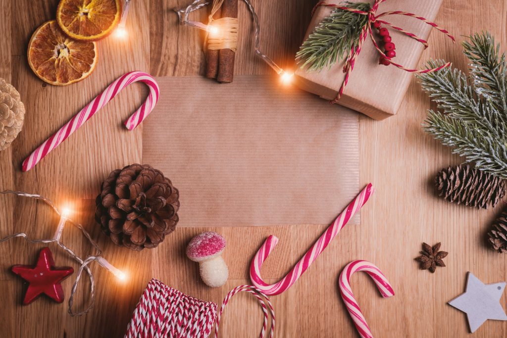 3 κίνδυνοι για την υγεία που κρύβονται στη χριστουγεννιάτικη διακόσμηση – Τι να προσέχετε