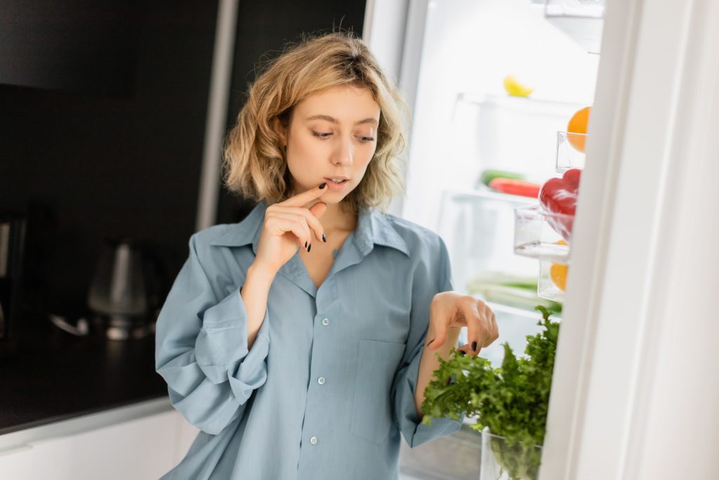 Αυτά τα 4 φυσικά τρόφιμα γίνονται τοξικά όταν βρίσκονται στο ψυγείο – Προειδοποίηση των ειδικών