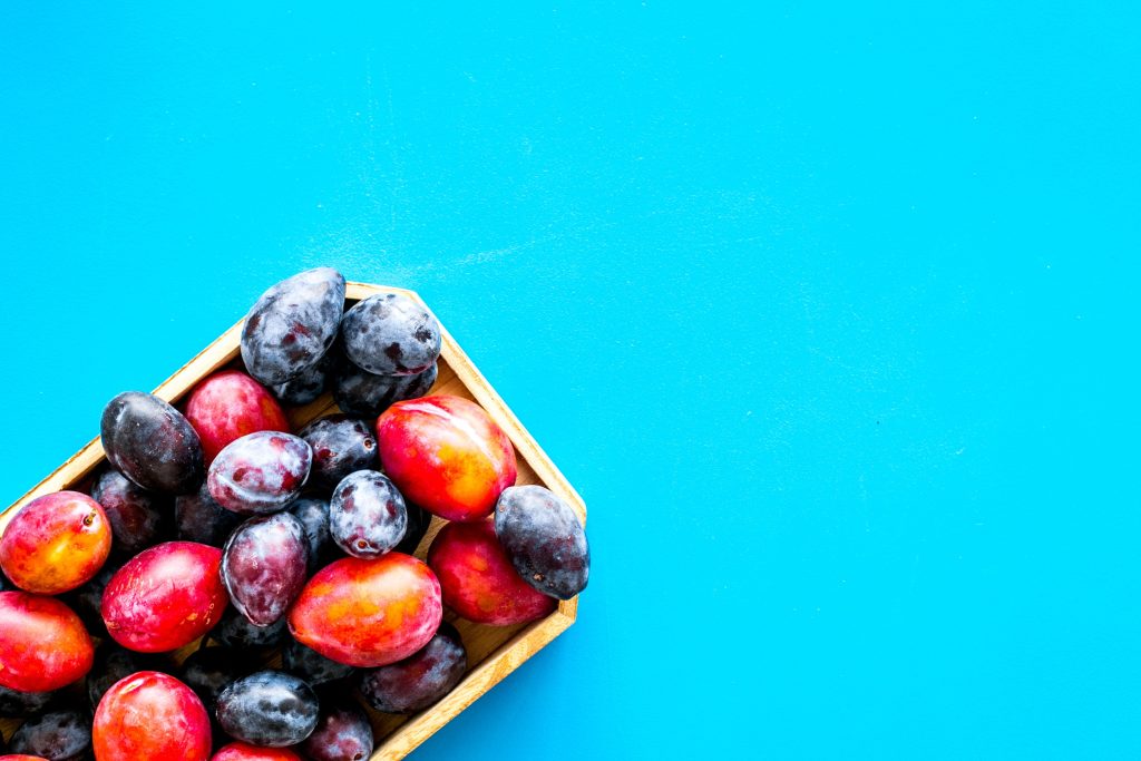 Δαμάσκηνο: Το μικροσκοπικό φρούτο που διώχνει το άγχος, μειώνει την πίεση και προλαμβάνει τα καρδιαγγειακά