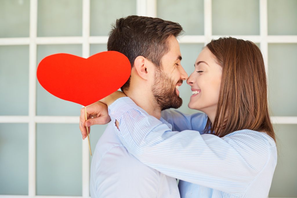 Τα 8 σημάδια που δείχνουν ότι ο σύντροφός σας σίγουρα σας αγαπάει