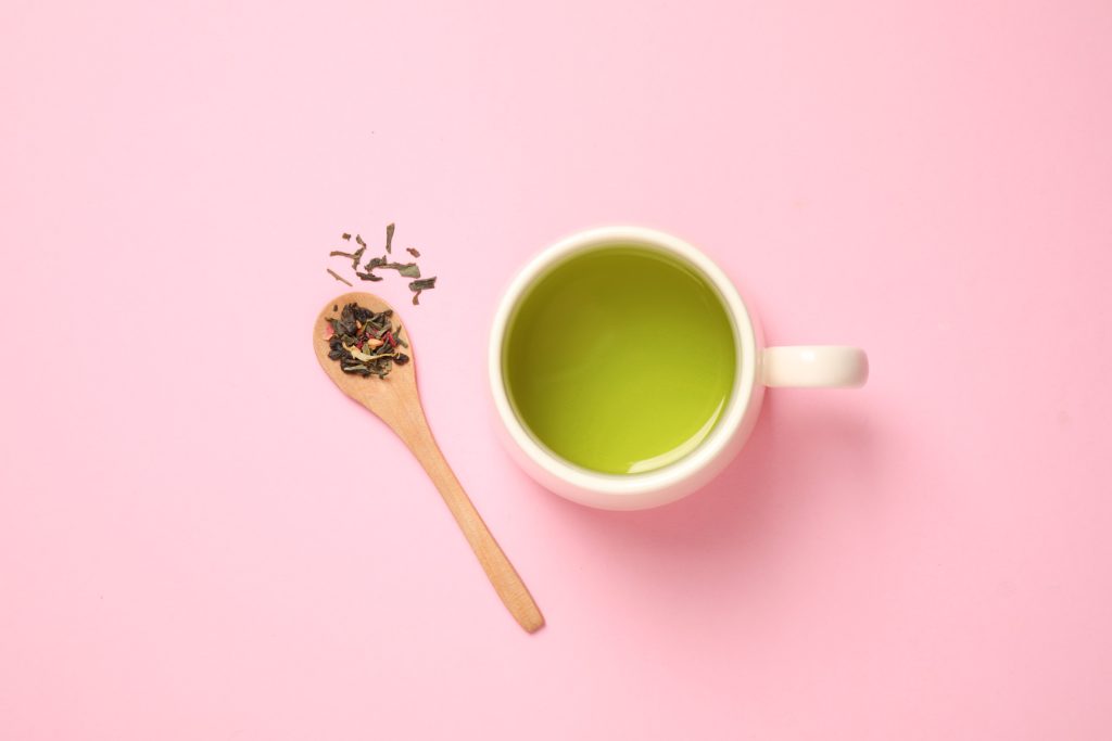 Ποιοι δεν πρέπει να πίνουν πράσινο τσάι – Τα συμπτώματα που θα σας ανησυχήσουν