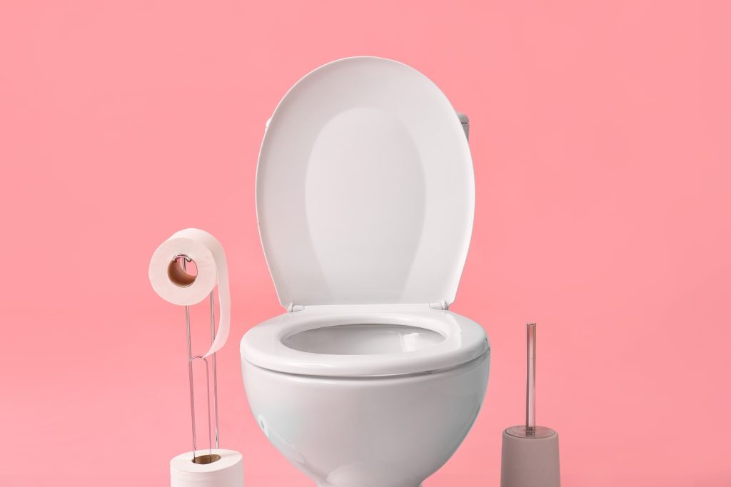 Από τι κινδυνεύετε όταν τραβάτε το καζανάκι στις τουαλέτες – Πώς θα προστατευθείτε