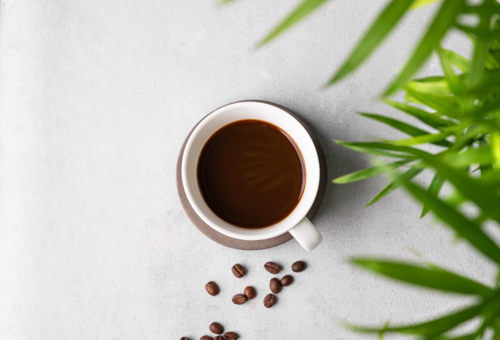 Τι να προσθέσετε στον καφέ για να βελτιώσετε την υγεία του εντέρου, σύμφωνα με γαστρεντερολόγο