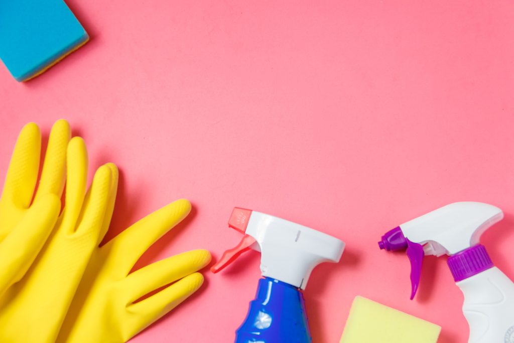 Σπιτικά καθαριστικά: Τι να προσθέσετε για να μυρίζει το σπίτι καταπληκτικά