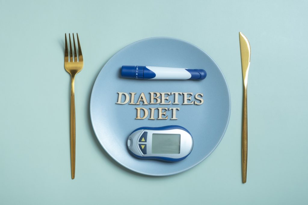Διαβήτης: 3 δίαιτες που μπορούν να τον αποτρέψουν ή και να τον αναστρέψουν, σύμφωνα με κορυφαίο ειδικό