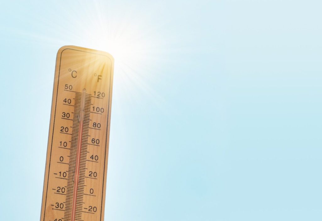 Καύσωνας: Συμβουλές από το Υπουργείο Υγείας για να αποφύγετε τη θερμοπληξία