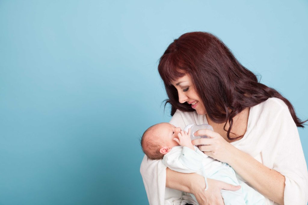 Άνοια: Πώς το βάρος γέννησης του μωρού συνδέεται με την εμφάνιση της νόσου στη μητέρα