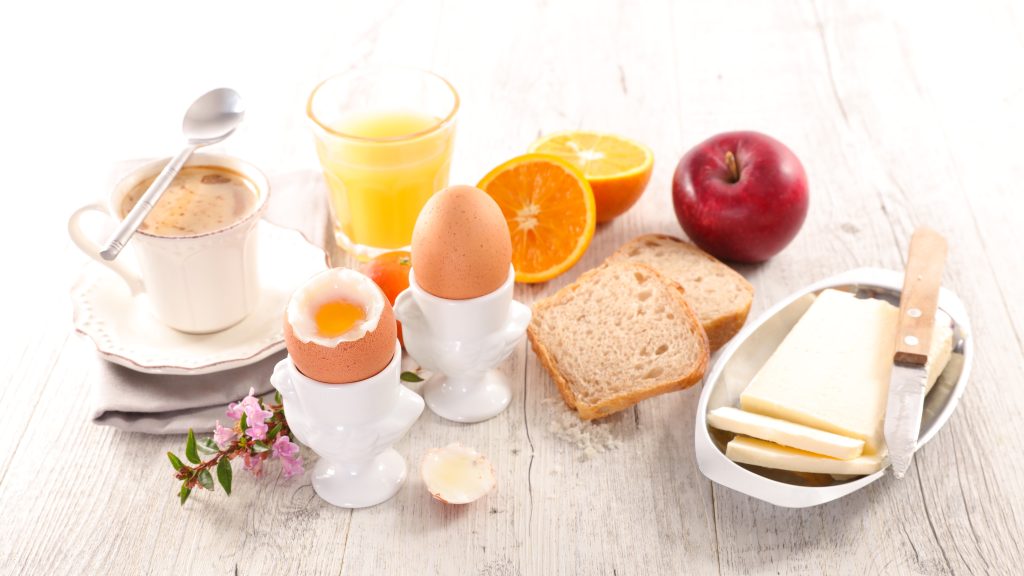 Λίπος στην κοιλιά: 3 τροφές που πρέπει να τρώτε κάθε πρωί για να το χάσετε