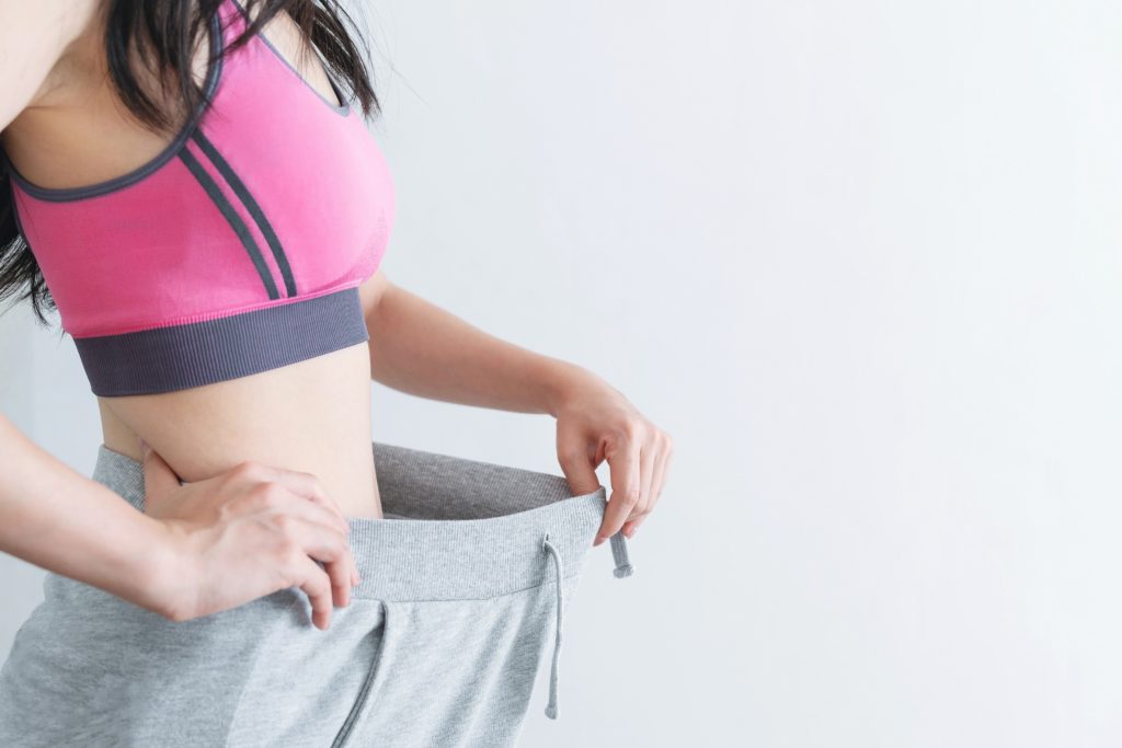 10 εύκολα βήματα για να χάσετε το λίπος στην κοιλιά