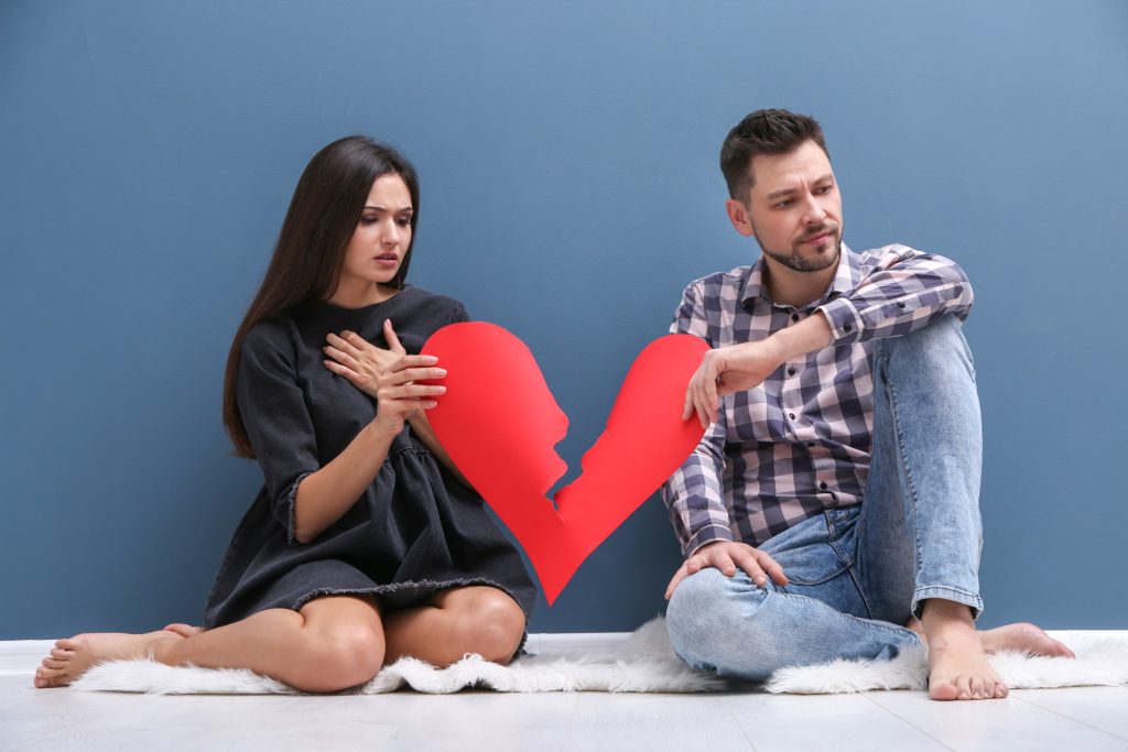 Τα 6 σημάδια ότι ένας γάμος θα καταλήξει σε διαζύγιο, σύμφωνα με ψυχολόγο – Πώς να το αποτρέψετε