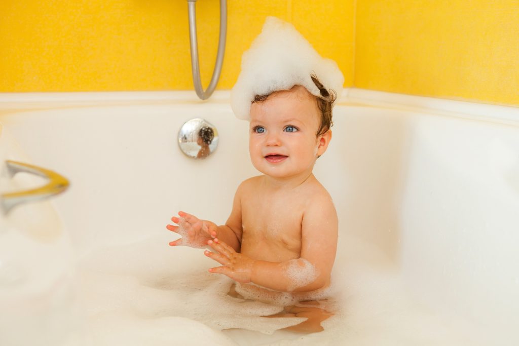 Πόσο συχνά πρέπει να κάνετε μπάνιο το παιδί σας; Η απρόσμενη απάντηση του παιδίατρου