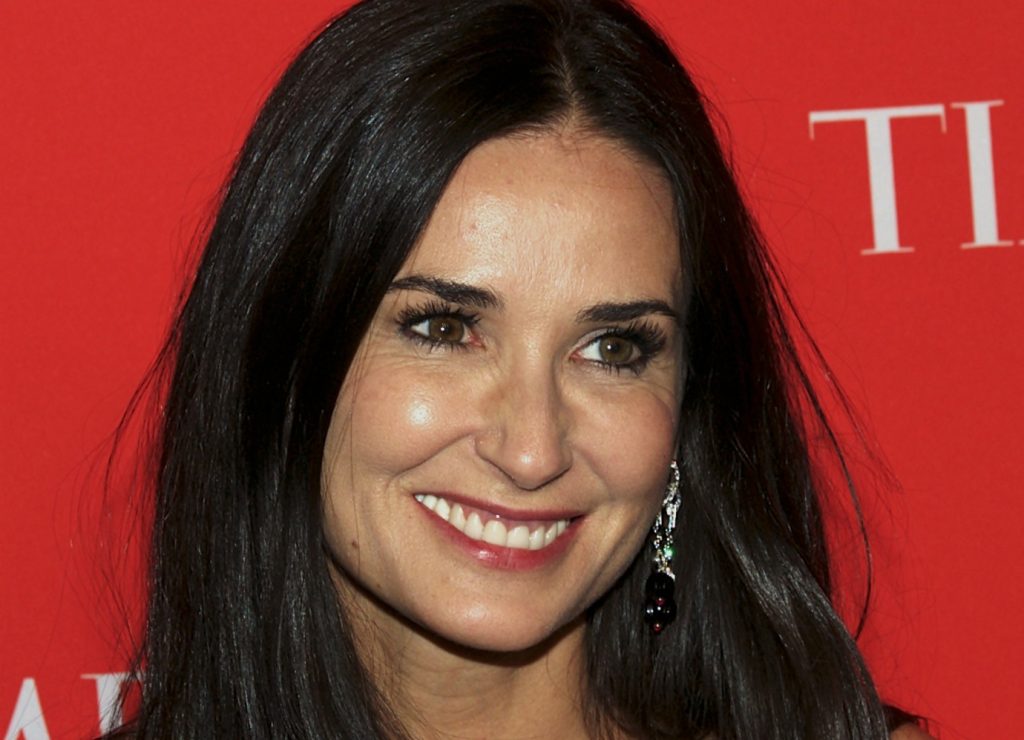 Demi Moore: Ποιες αισθητικές επεμβάσεις έχει κάνει, σύμφωνα με πλαστικό χειρουργό